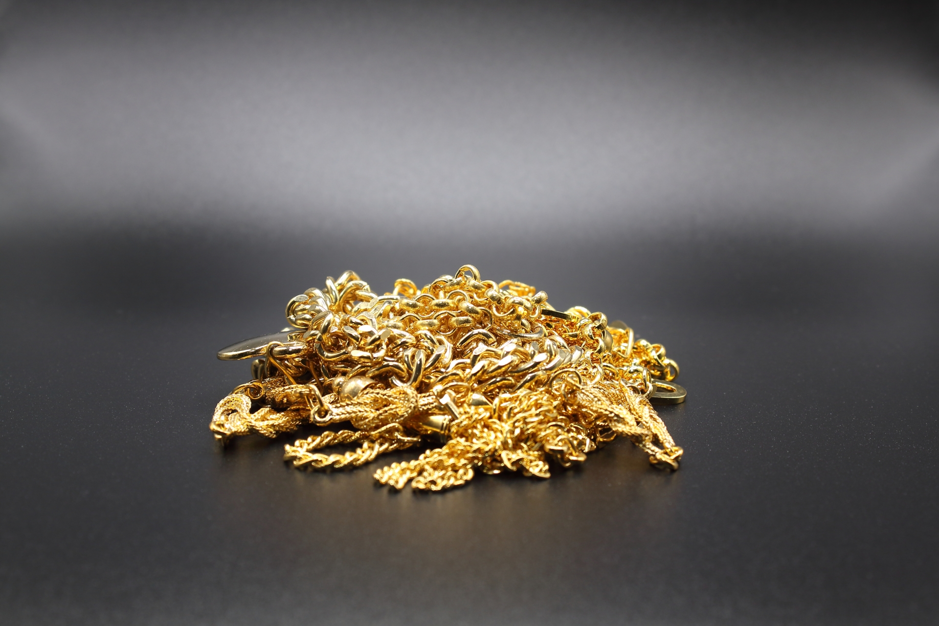 金のアクセサリー